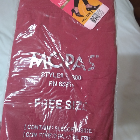 WOMEN'S NWT MOPAS LEGGINGS - Picture 4 of 5